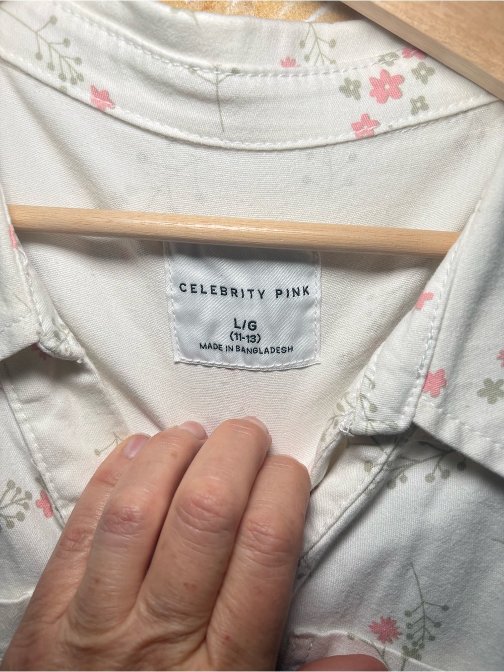 NWT Celebrity Pink Floral Utility Romper Cream Button Front Short Sleeve Pockets - Picture 3 of 11